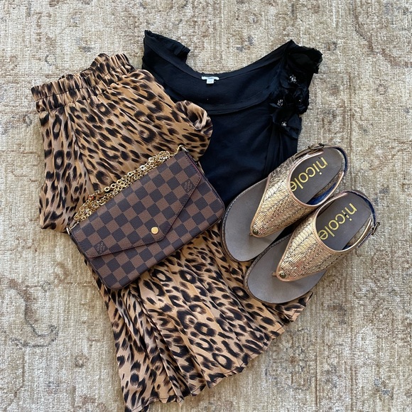 Nicole Woven Gold Thong Sandals, Size 6.  NWOT - Picture 4 of 13